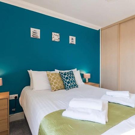 Godwin Court Apartments Суиндон Экстерьер фото
