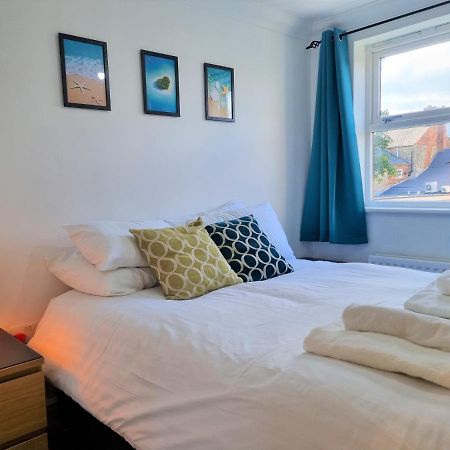 Godwin Court Apartments Суиндон Экстерьер фото