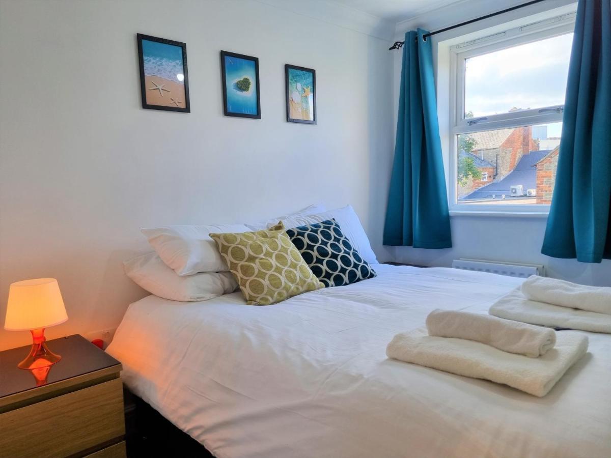 Godwin Court Apartments Суиндон Экстерьер фото