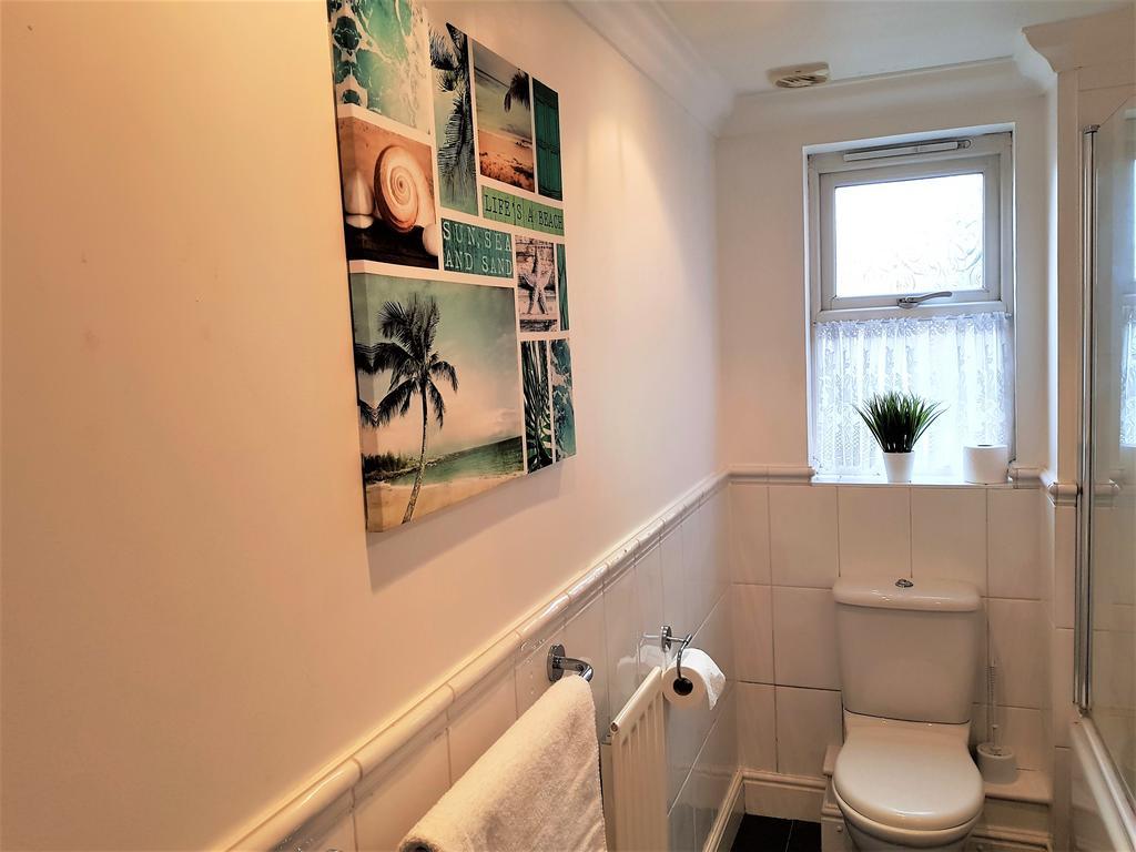 Godwin Court Apartments Суиндон Экстерьер фото